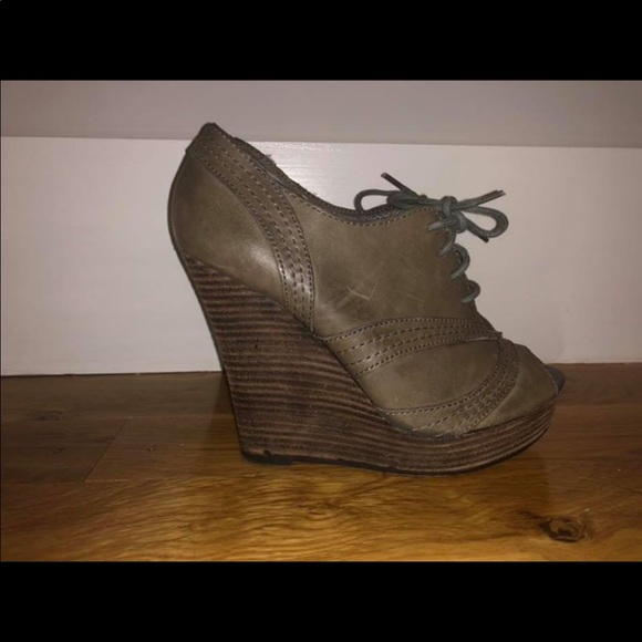 Seychelles Platform Peep Toe Wedge - Picture 2 of 3
